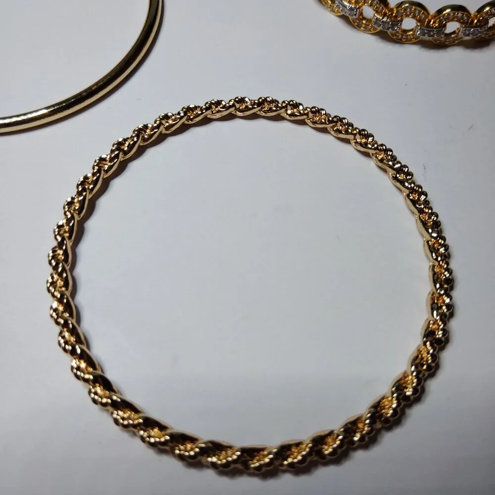 Lot of 5 Gold Tone Bangles – Mixed Textures, Stackable, Like New Condition